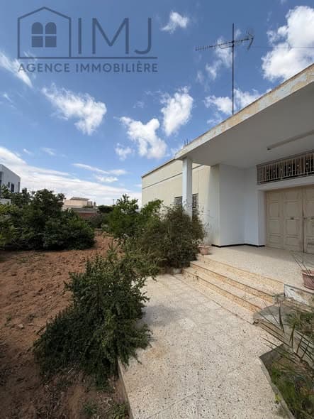 🏠 للبيع أرض تحتوي على منزل 🏠