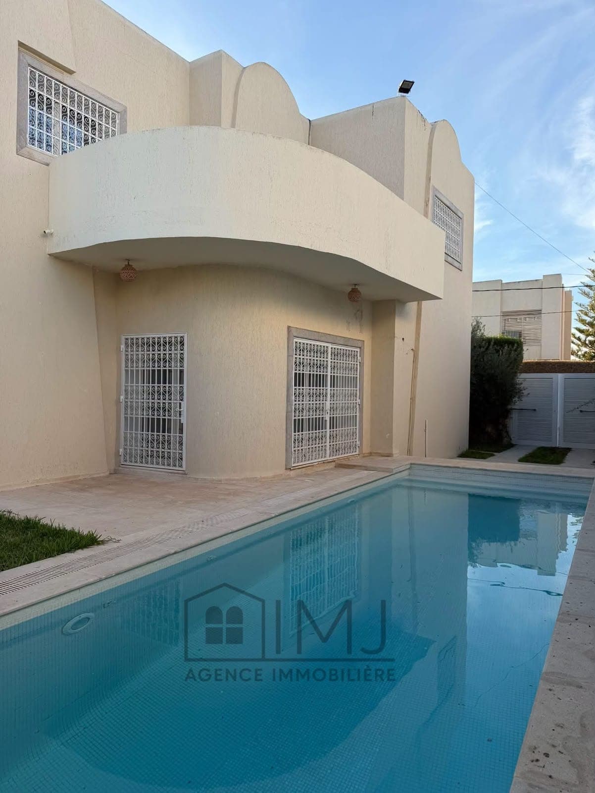 🏠 À VENDRE – Villa S+4 avec piscine - Photo 1